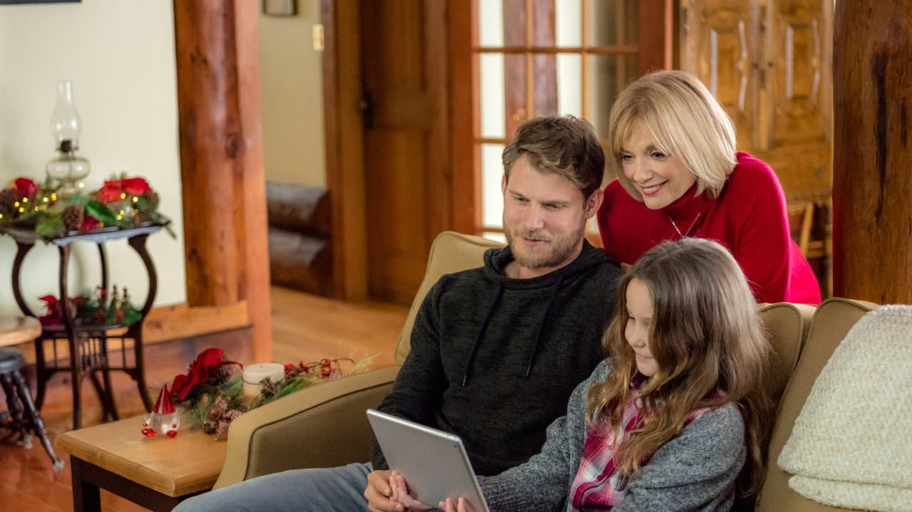 Christmas Getaway still 4