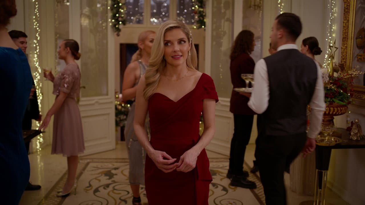Paris Christmas Waltz still 6