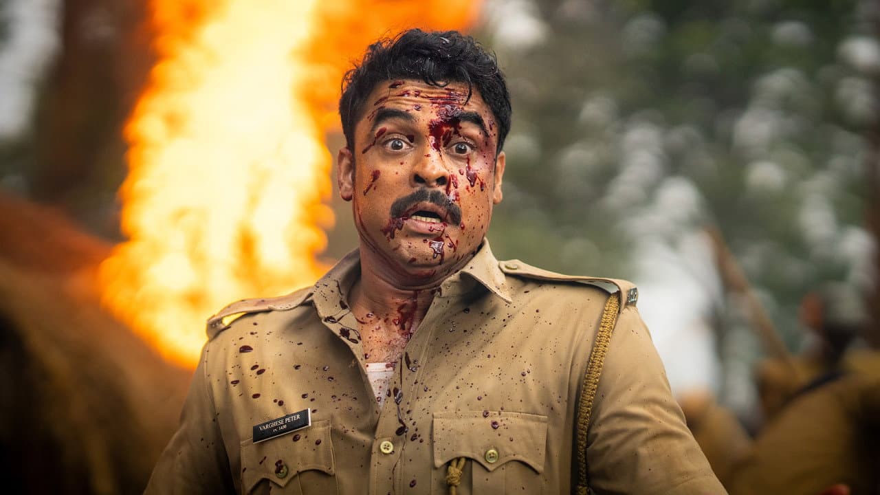 Narivetta Movie Review: A Compelling Thriller? still 8
