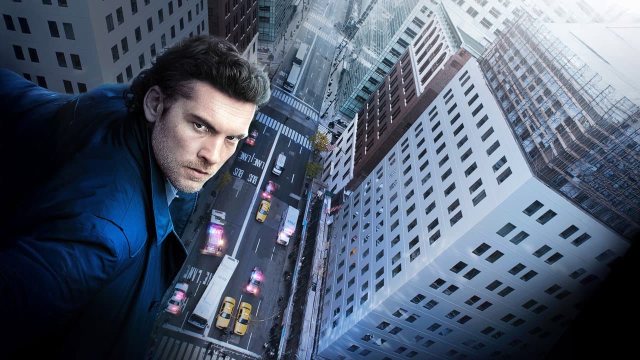 Man on a Ledge still 4
