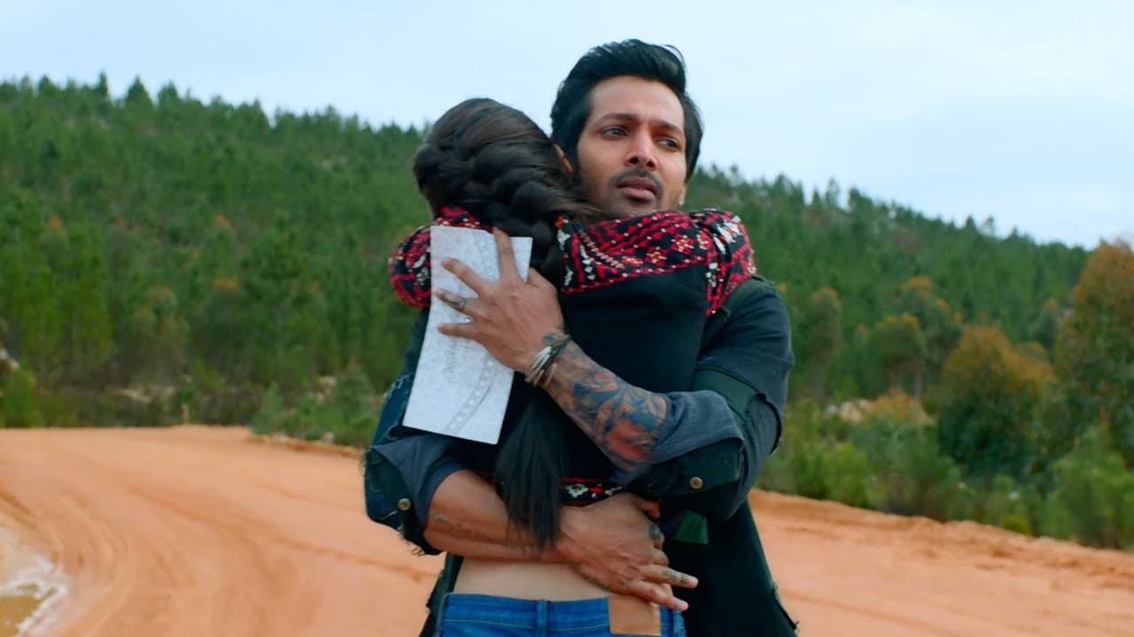 Sanam Teri Kasam still 8