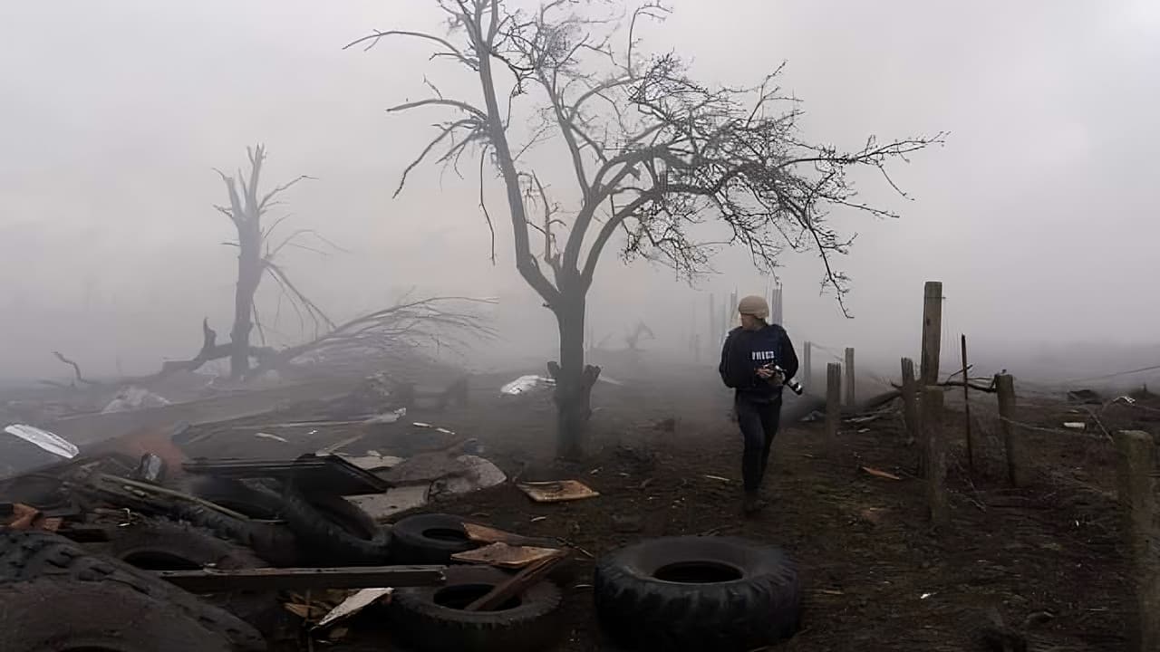 20 Days in Mariupol still 4
