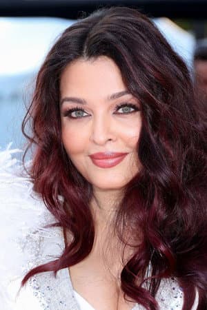 Aishwarya Rai's Makeup Removal Time: Rajinikanth Praises